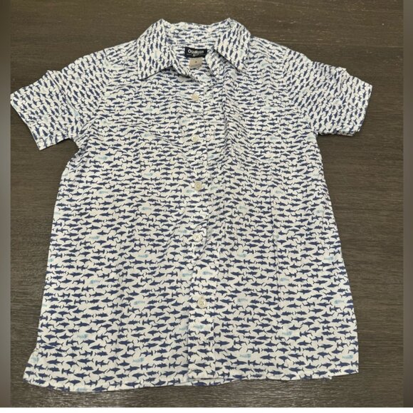Oshkosh Bgosh Youth Boys Shark Print Short Sleeve Button Down T-Shirt Size 8 - Picture 1 of 3